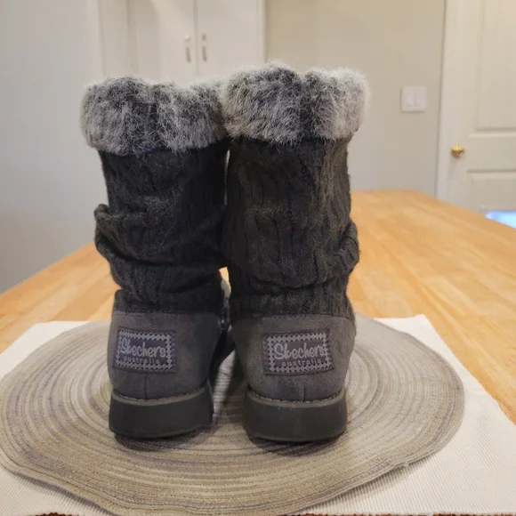 💠EUC~ SKECHERS KNIT SWEATER BOOTS - Picture 6 of 9